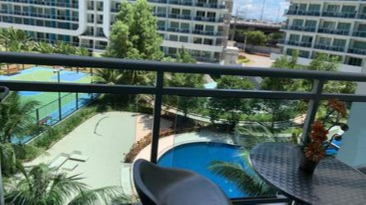 Azure C5 Man-Made Beach Balcony Multiple Units Манила Екстериор снимка