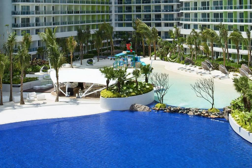 Azure C5 Man-Made Beach Balcony Multiple Units Манила Екстериор снимка