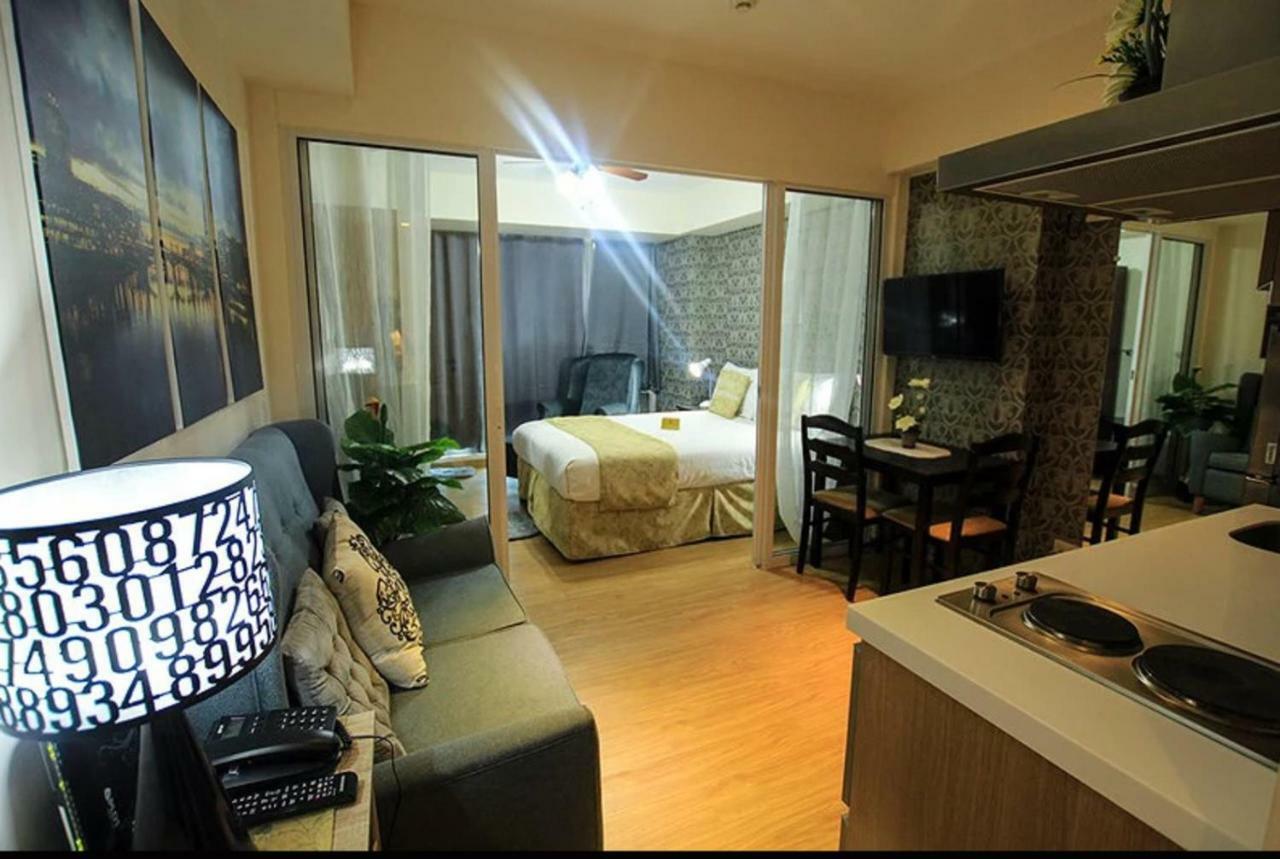 Azure C5 Man-Made Beach Balcony Multiple Units Манила Екстериор снимка